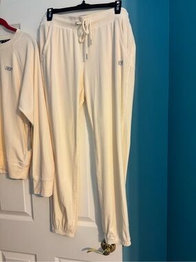 DKNY Cream Ribbed Set